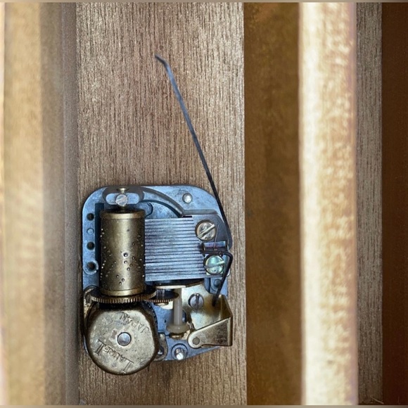 Florentine Jewelry Wooden Music Box - Picture 5 of 9